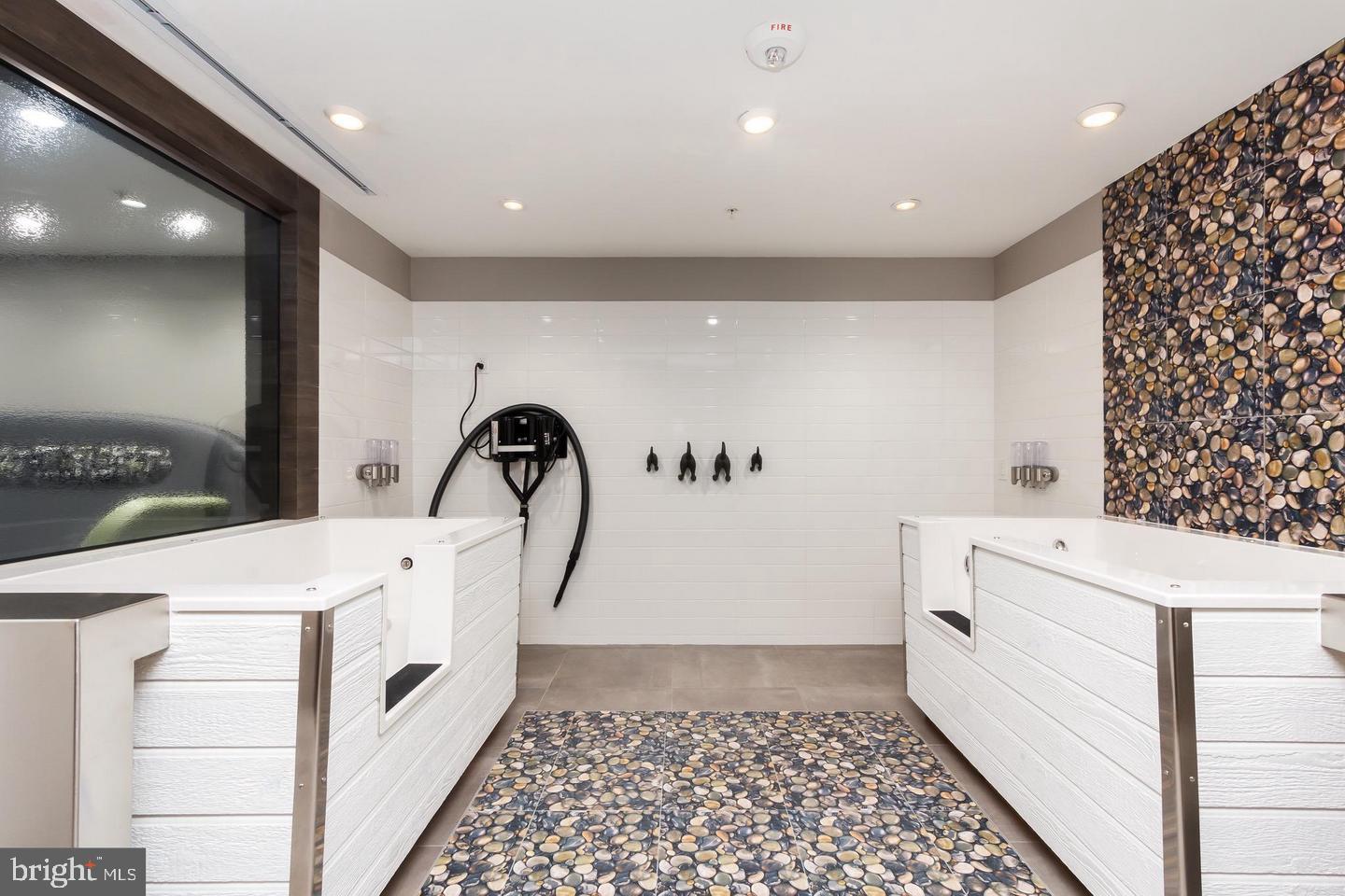 145 RIVERHAVEN DRIVE 503