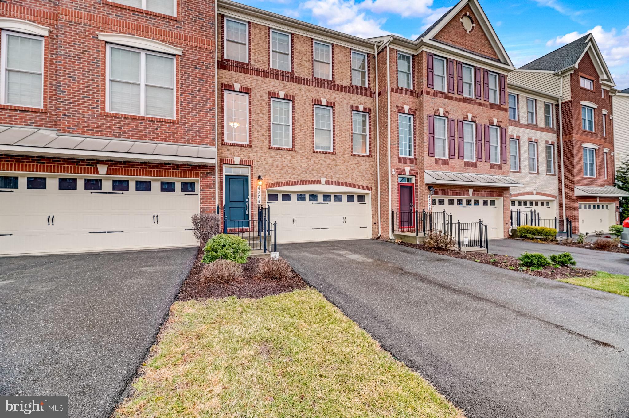 4304 THOROUGHBRED DRIVE