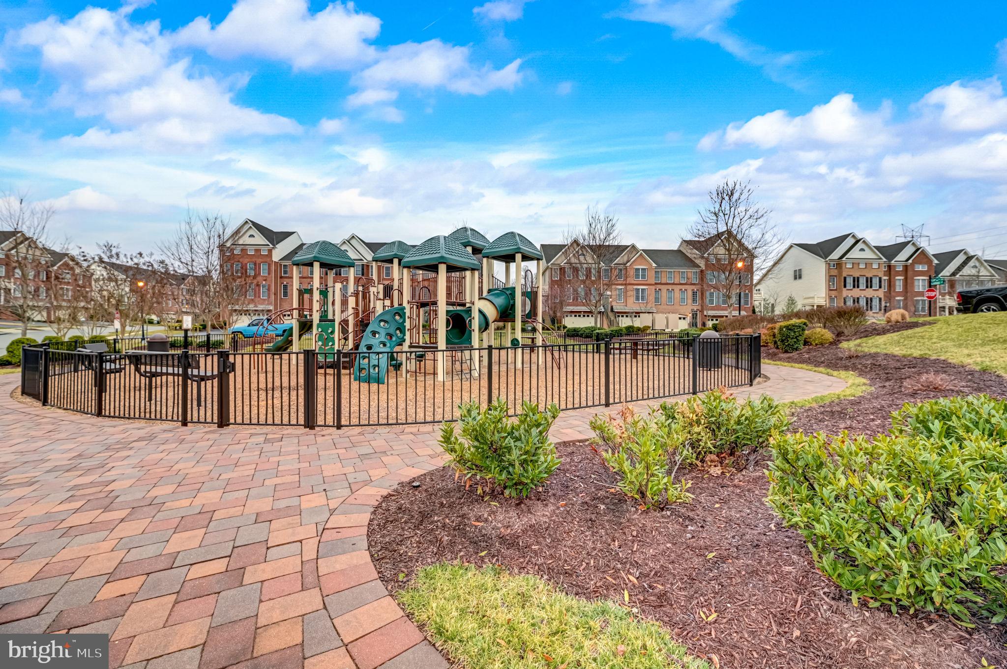 4304 THOROUGHBRED DRIVE