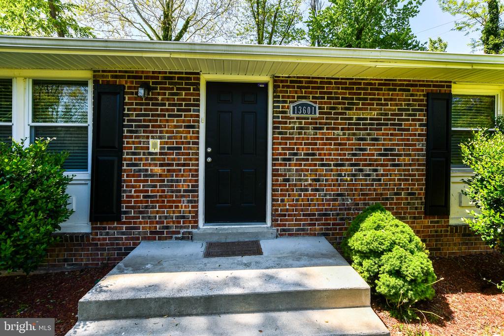 13601 TAYLOR CIRCLE