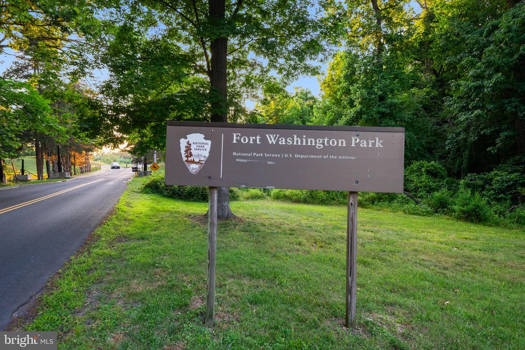 13010 RENFREW CIRCLE
