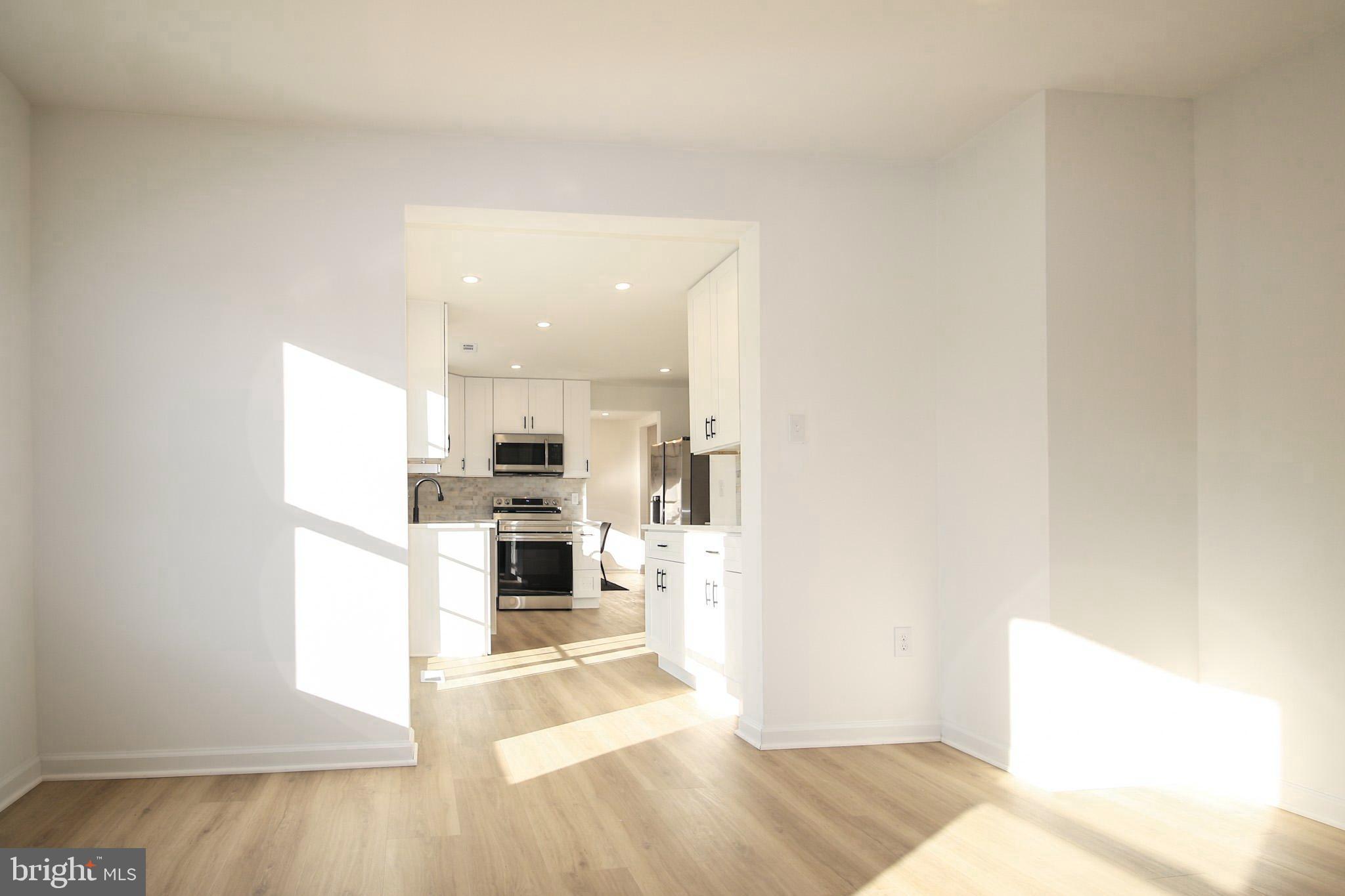 1302 KINGS VALLEY DRIVE