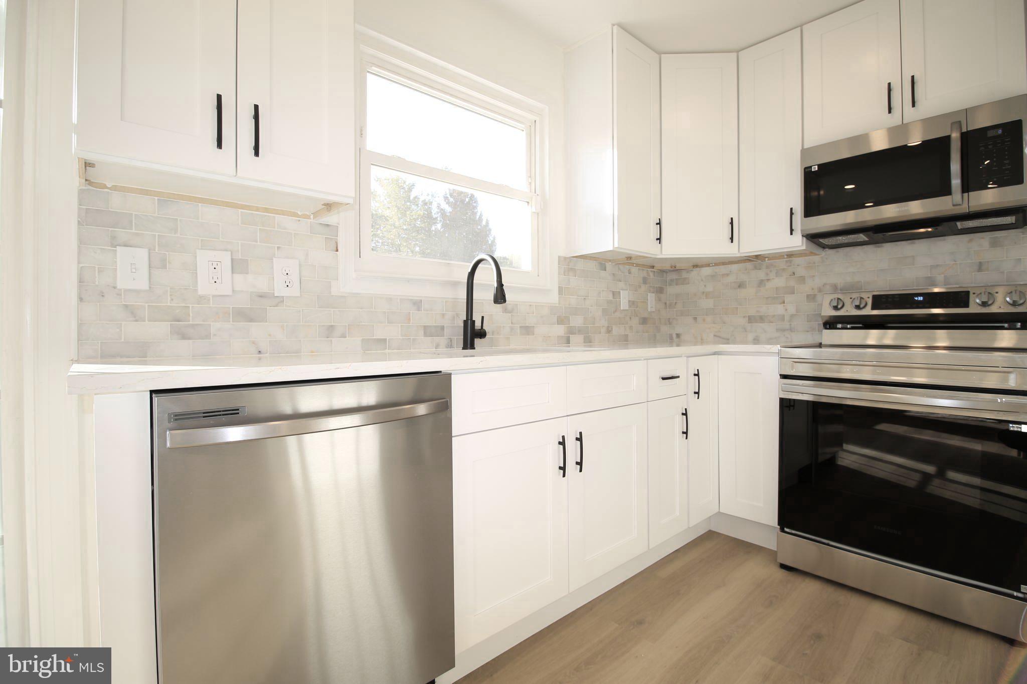 1302 KINGS VALLEY DRIVE