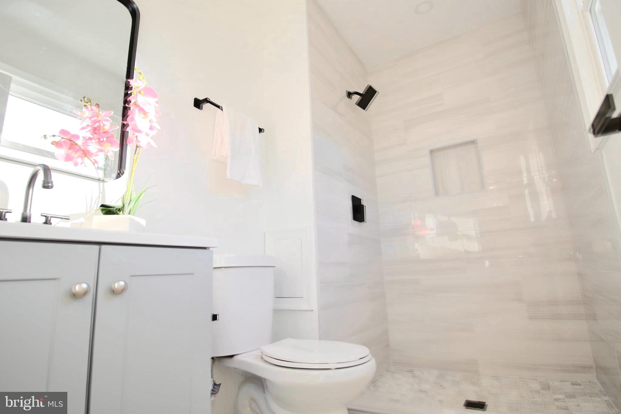 1302 KINGS VALLEY DRIVE