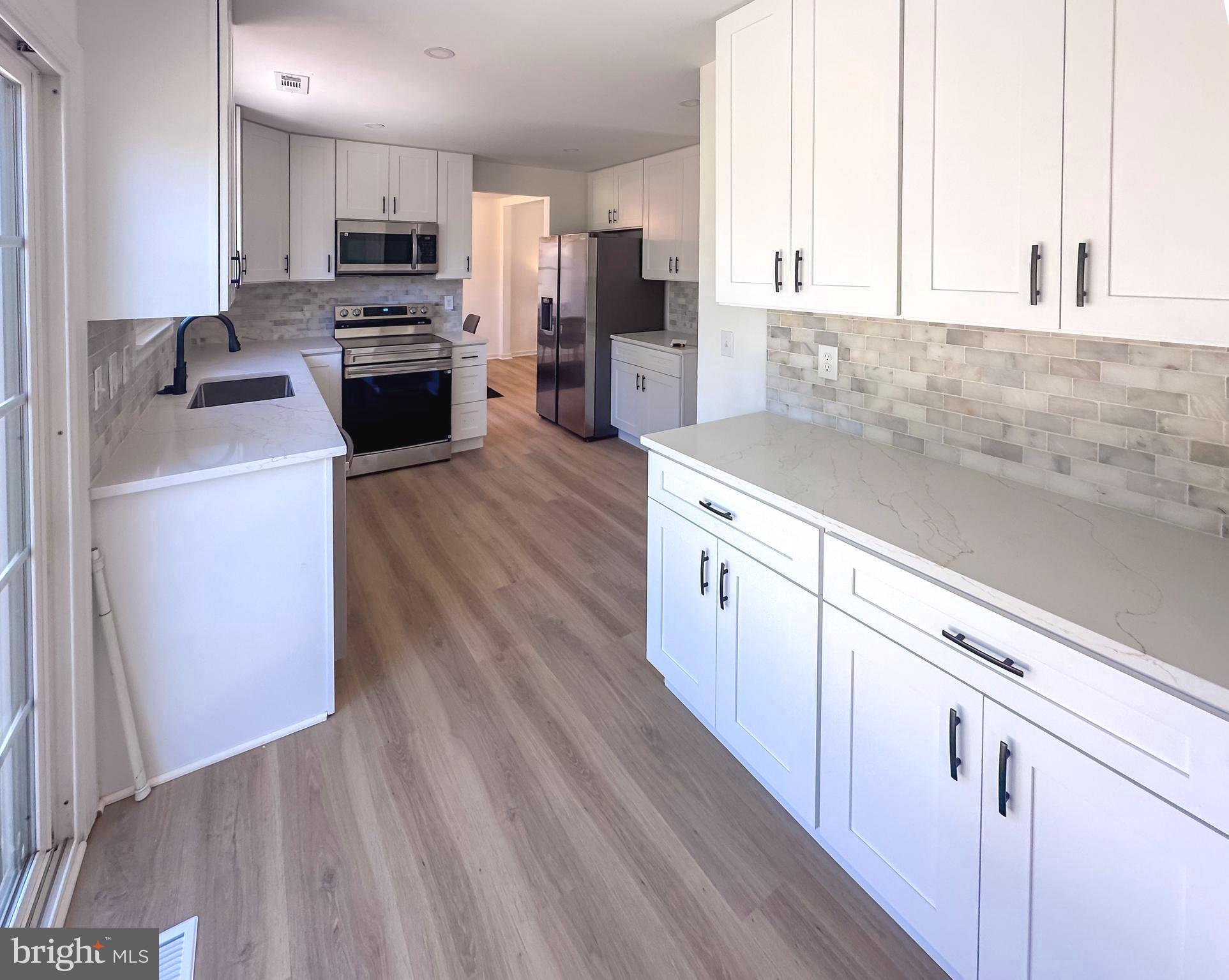 1302 KINGS VALLEY DRIVE