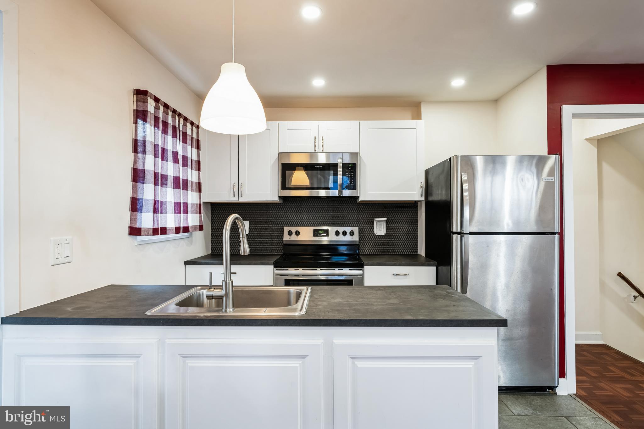 7250 GLENRIDGE DRIVE