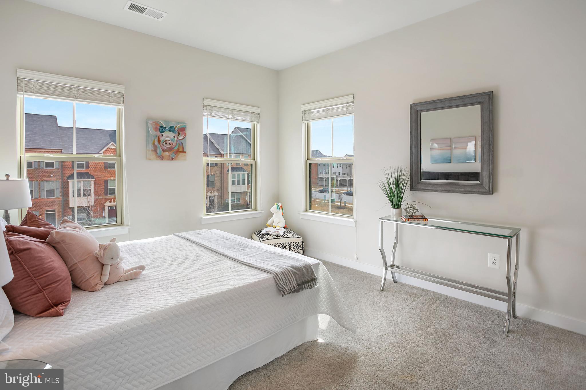 5911 RICHMANOR TERRACE