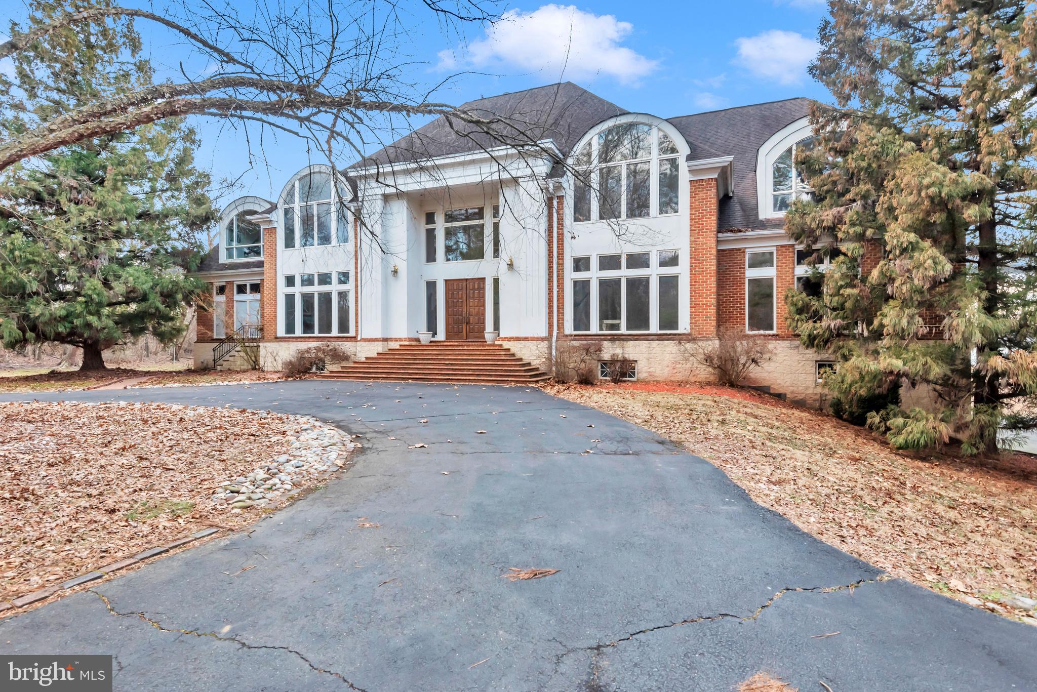 11501 RIVERVIEW ROAD