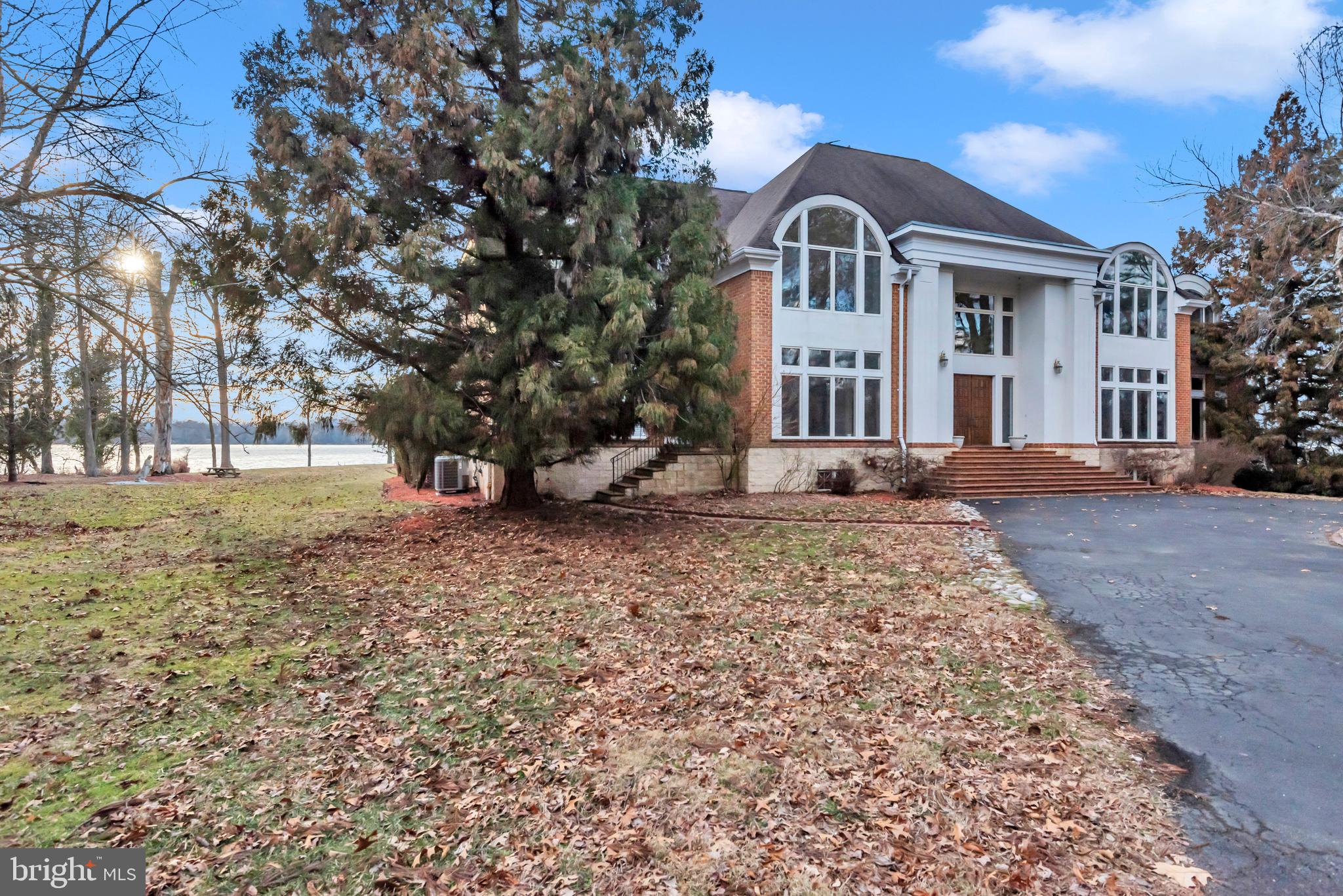 11501 RIVERVIEW ROAD