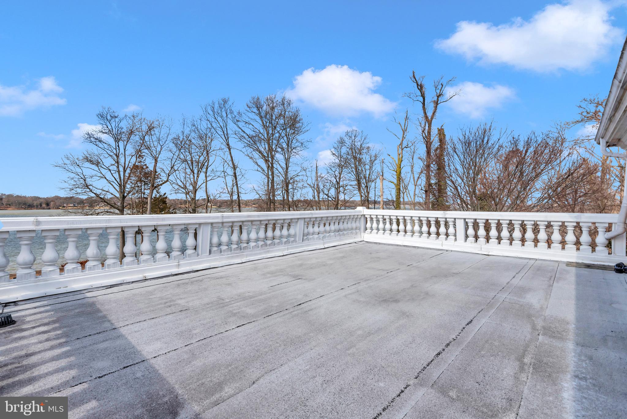 11501 RIVERVIEW ROAD