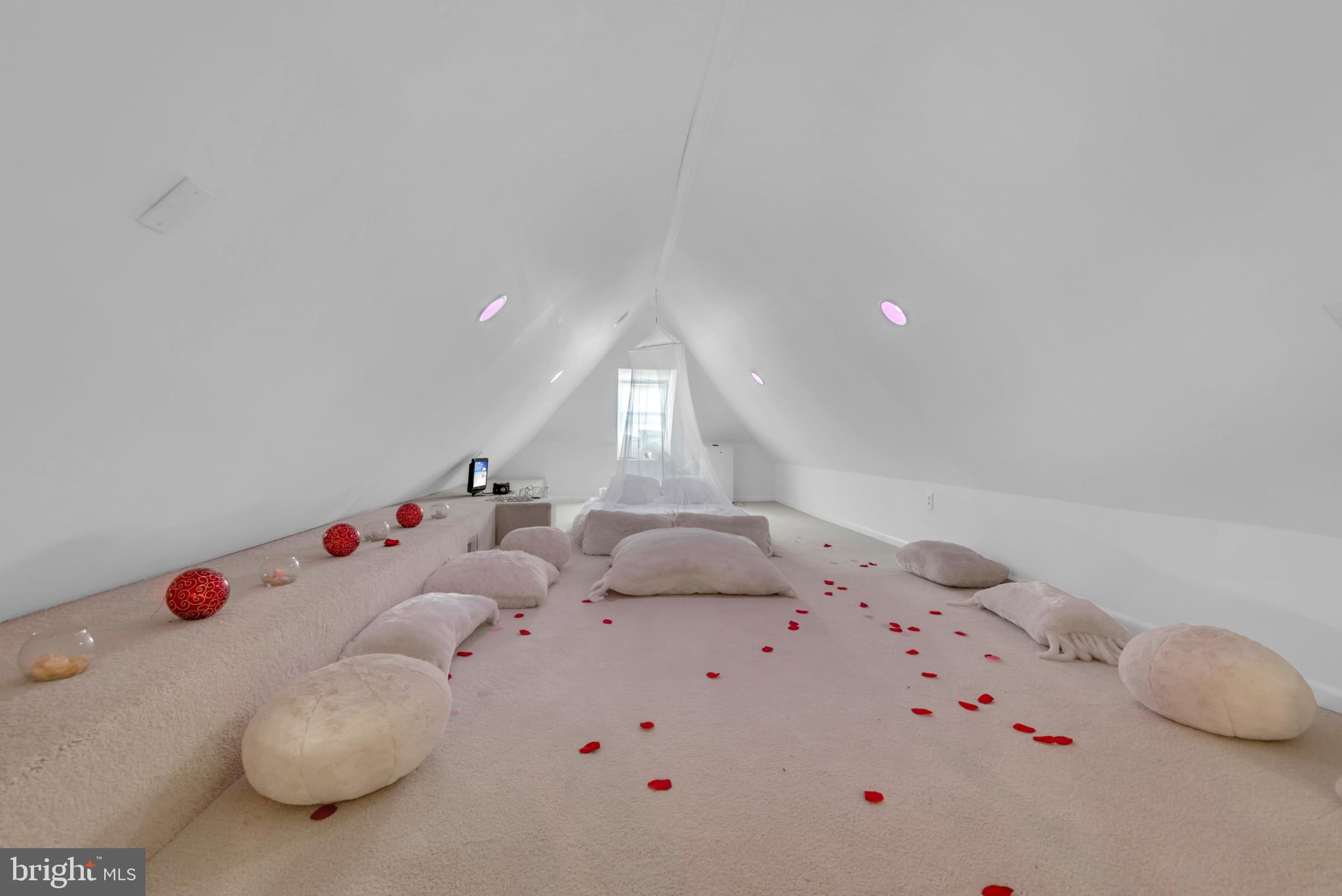 11501 RIVERVIEW ROAD