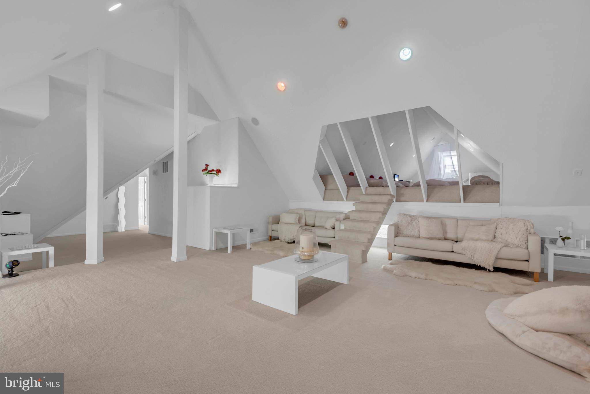 11501 RIVERVIEW ROAD