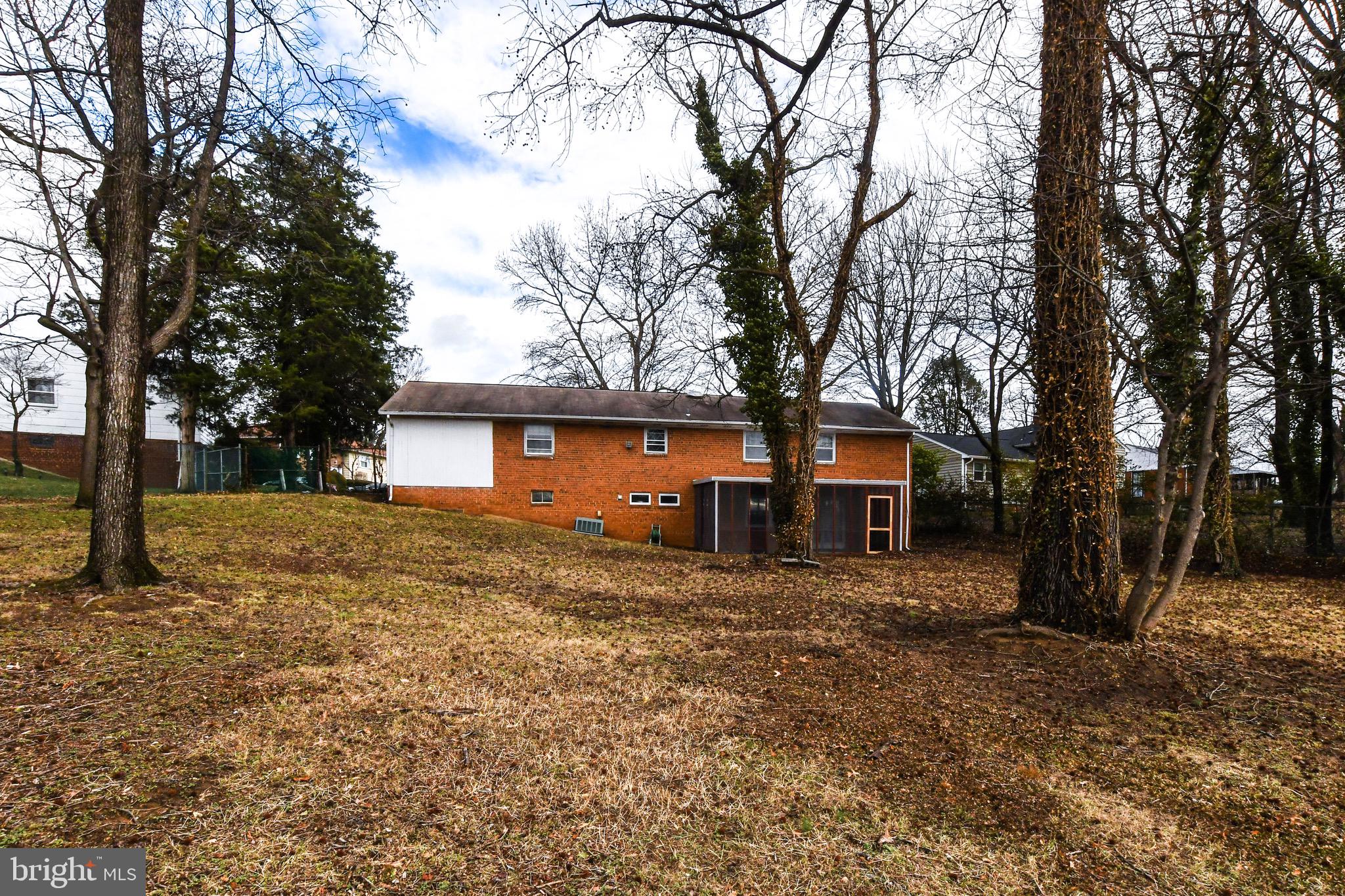10903 EXETER COURT