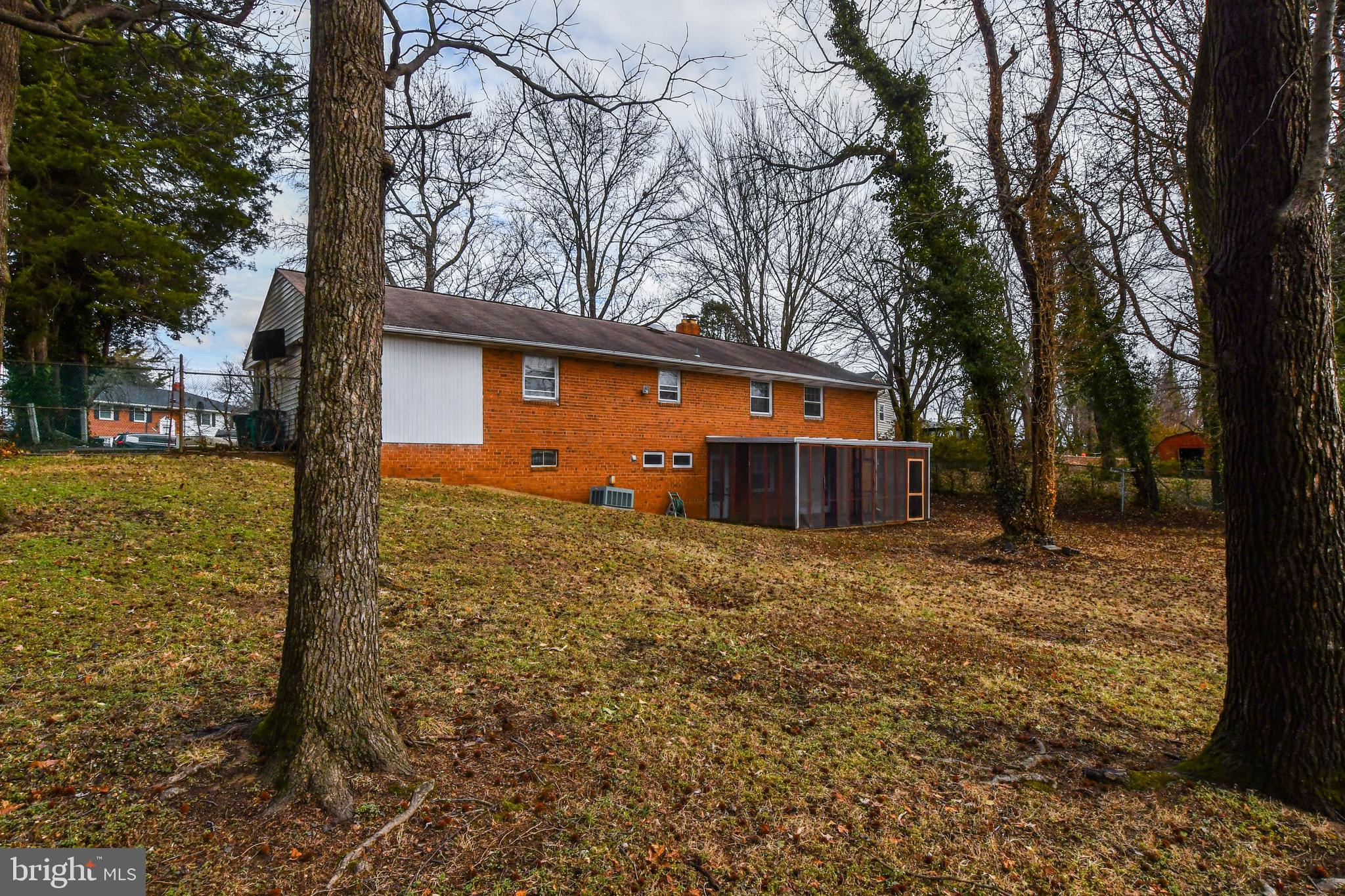 10903 EXETER COURT