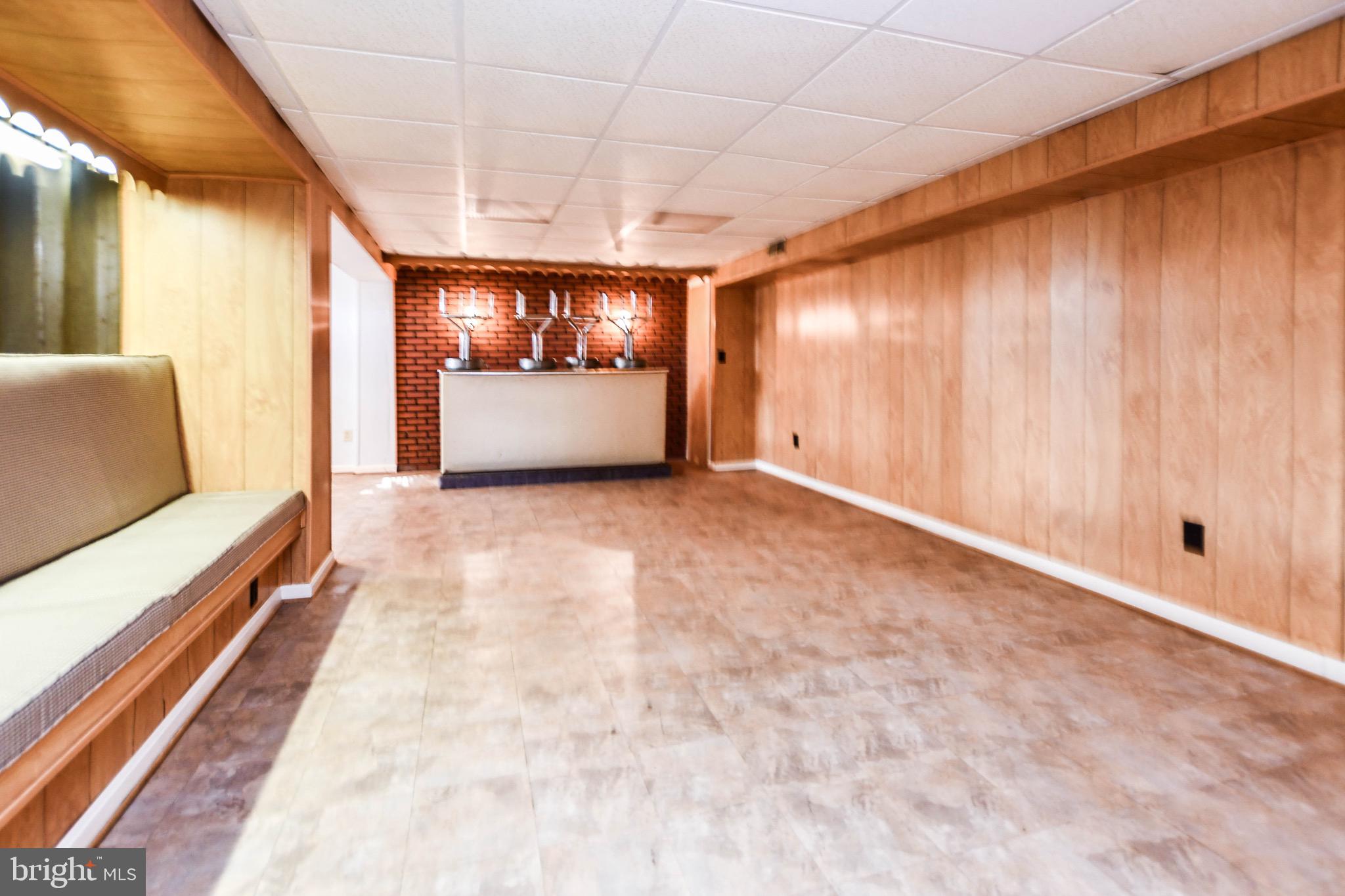 10903 EXETER COURT