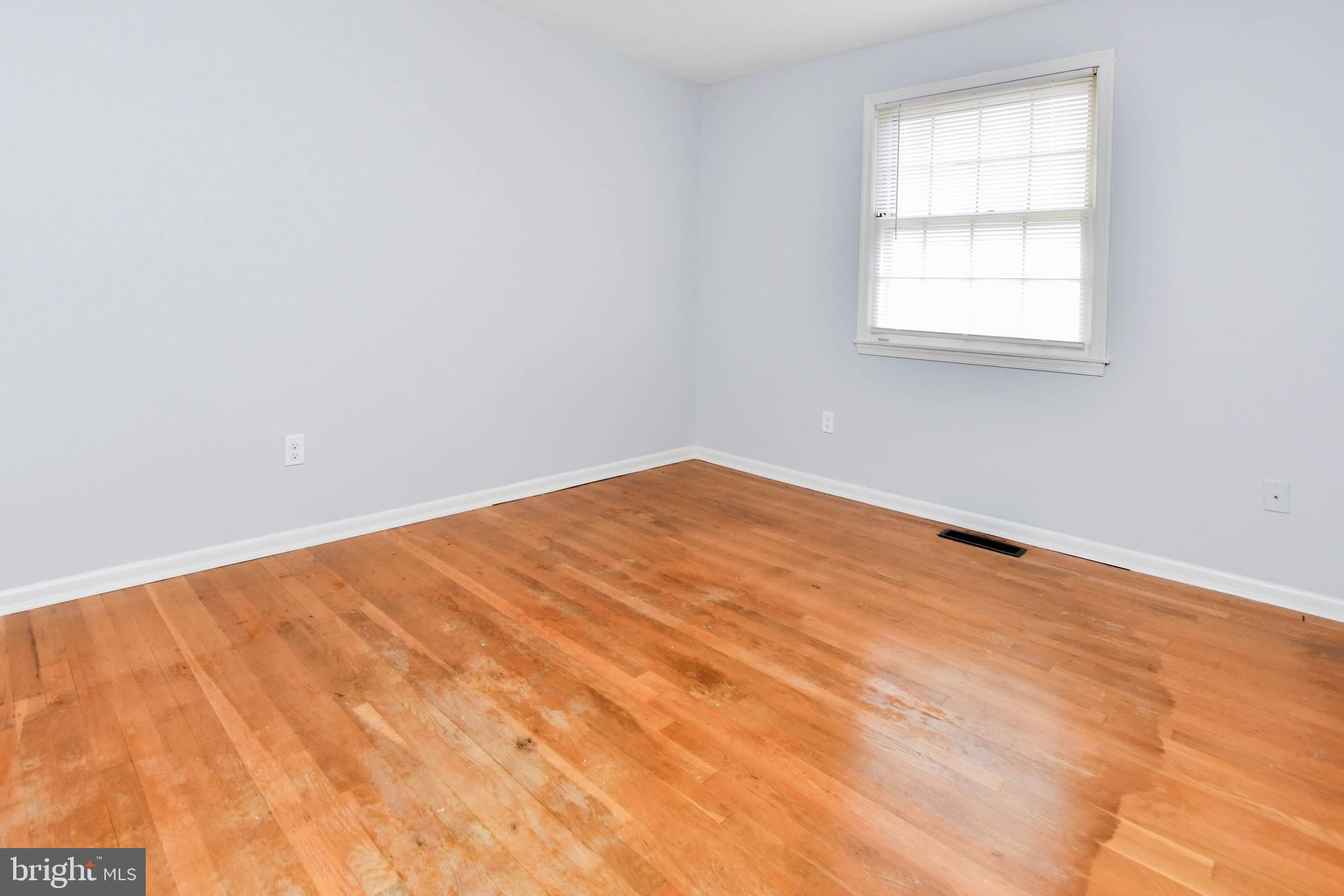 10903 EXETER COURT
