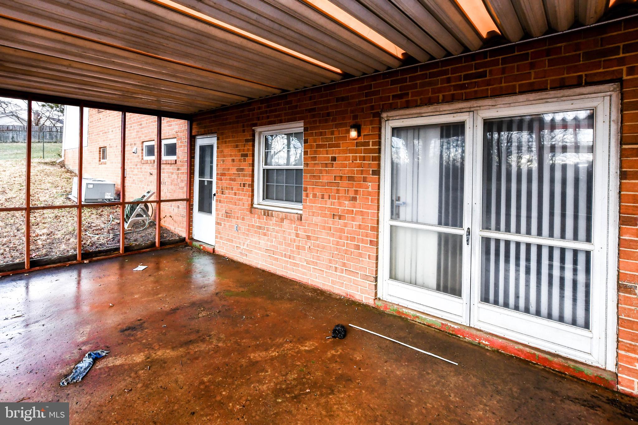 10903 EXETER COURT