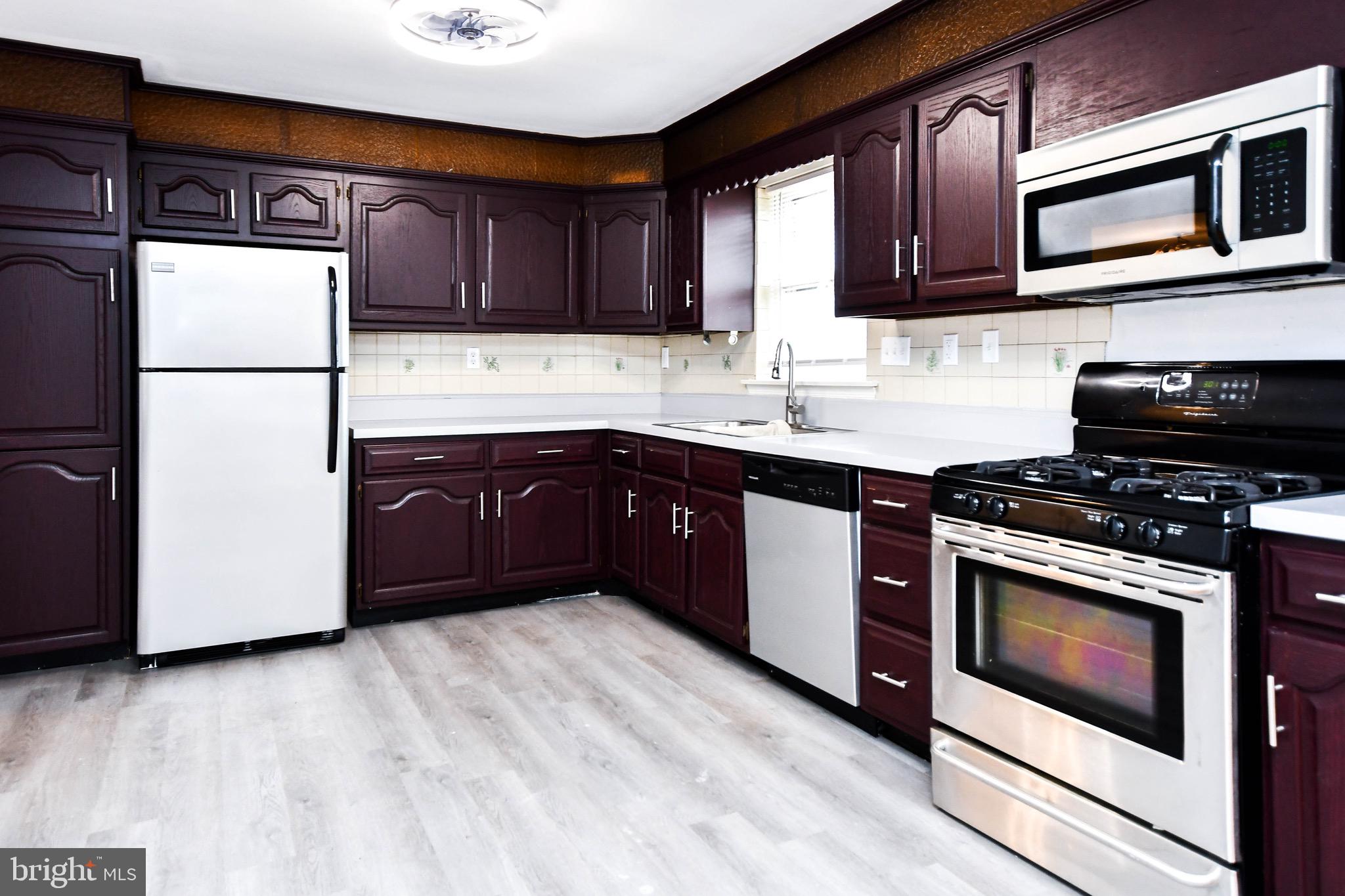 10903 EXETER COURT