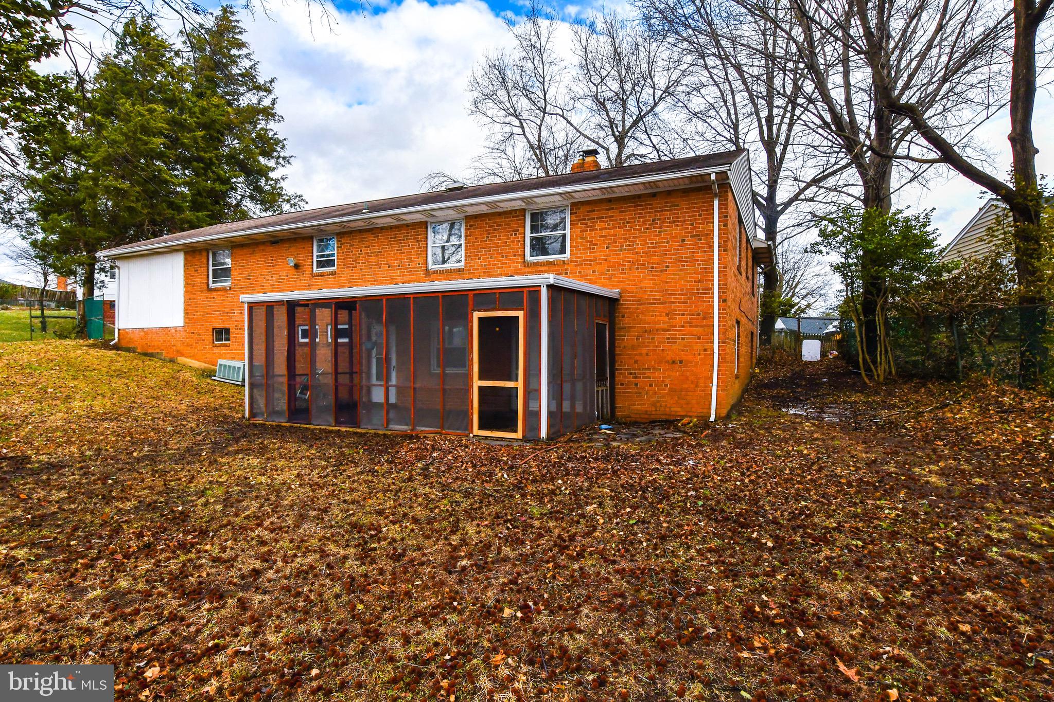 10903 EXETER COURT
