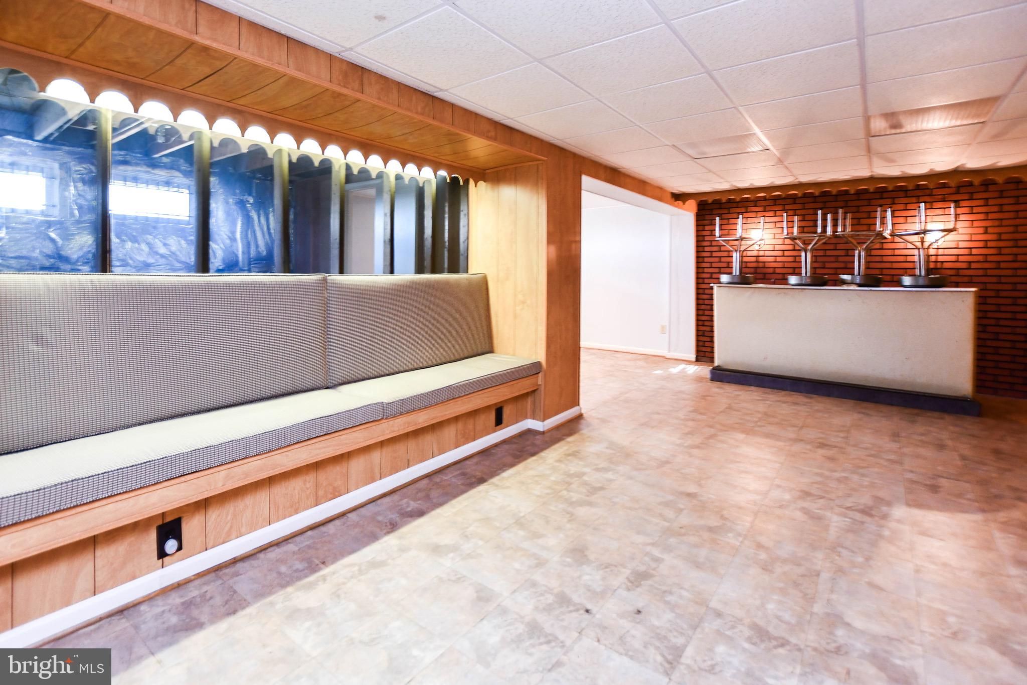 10903 EXETER COURT