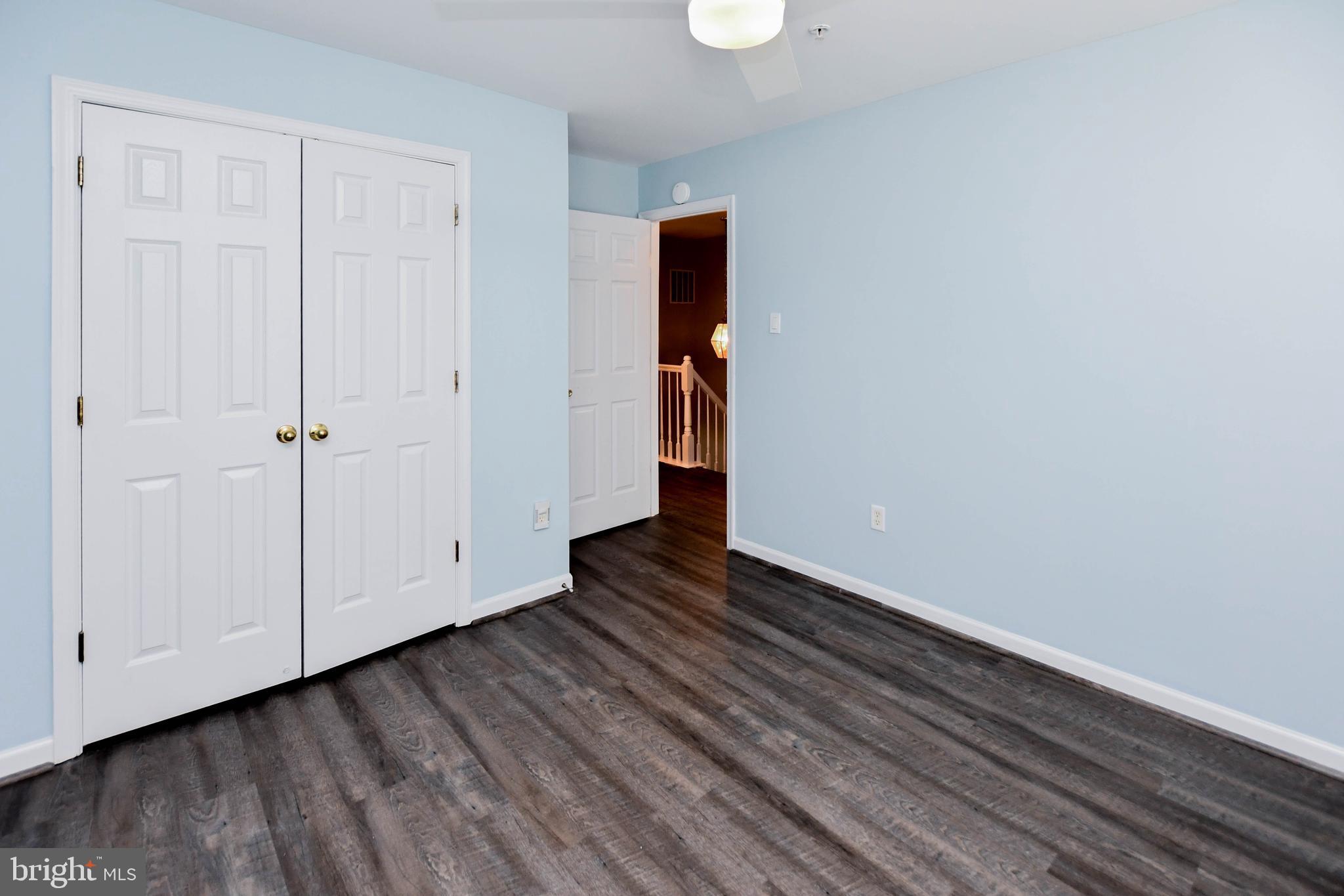 1709 CHINABERRY COURT
