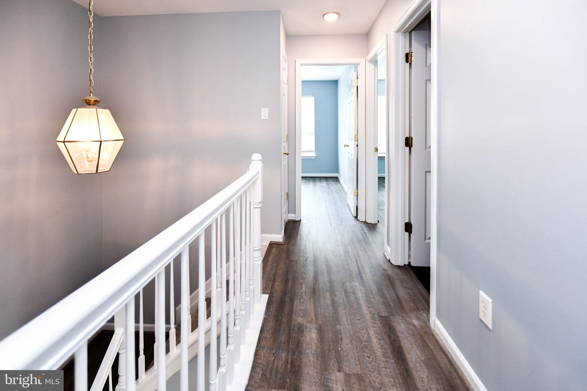 1709 CHINABERRY COURT