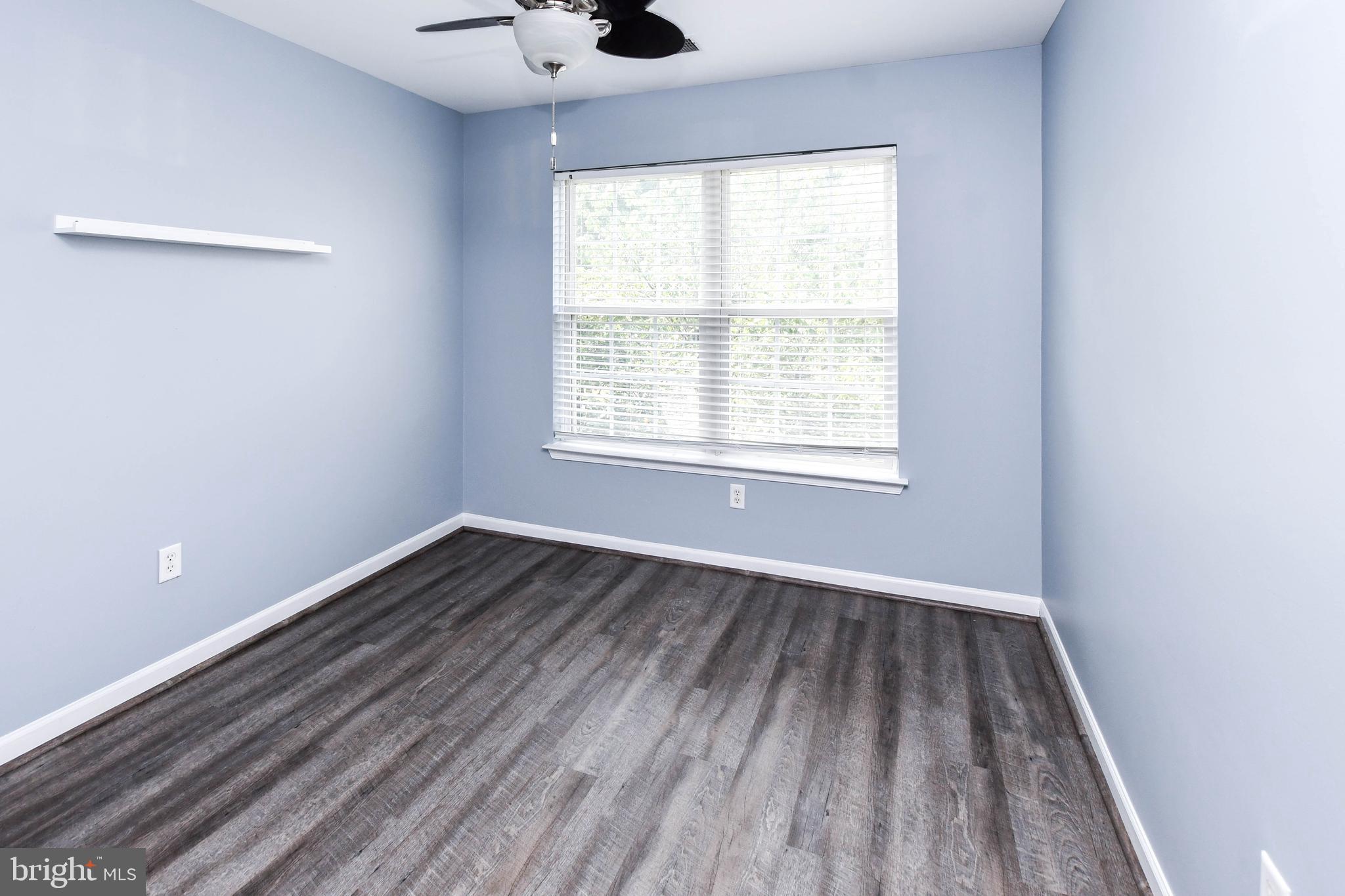 1709 CHINABERRY COURT