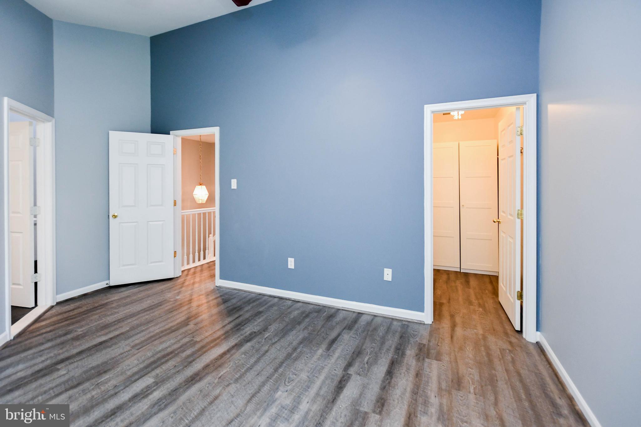 1709 CHINABERRY COURT