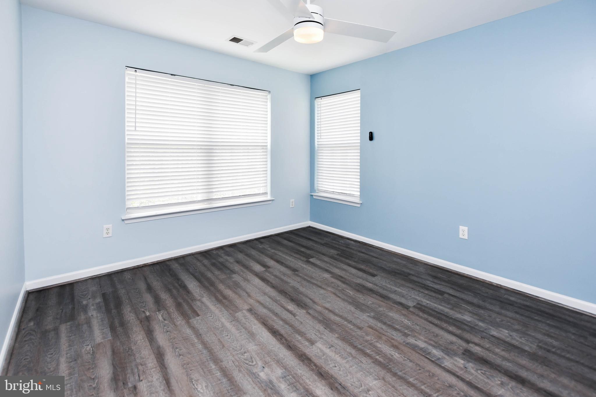 1709 CHINABERRY COURT