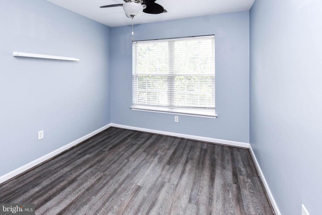 1709 CHINABERRY COURT