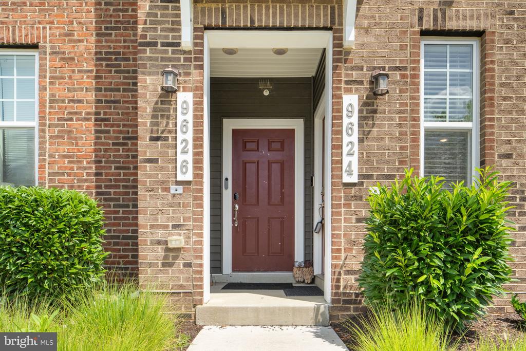 9624 TEALBRIAR DRIVE