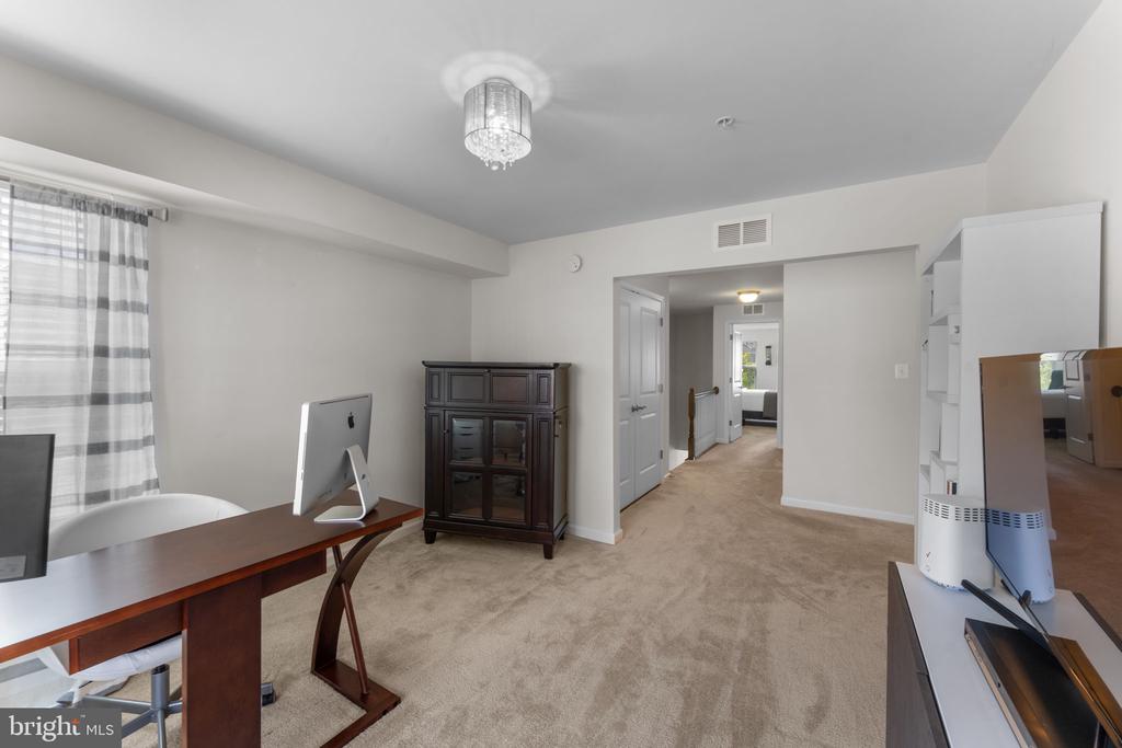 9624 TEALBRIAR DRIVE