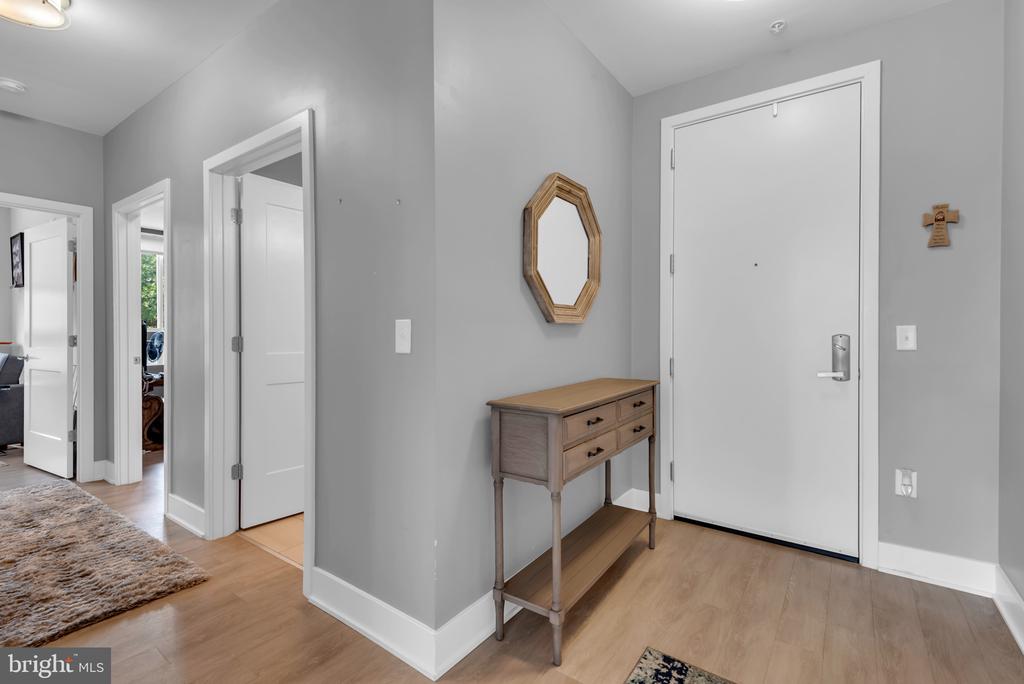 145 RIVERHAVEN DRIVE 313