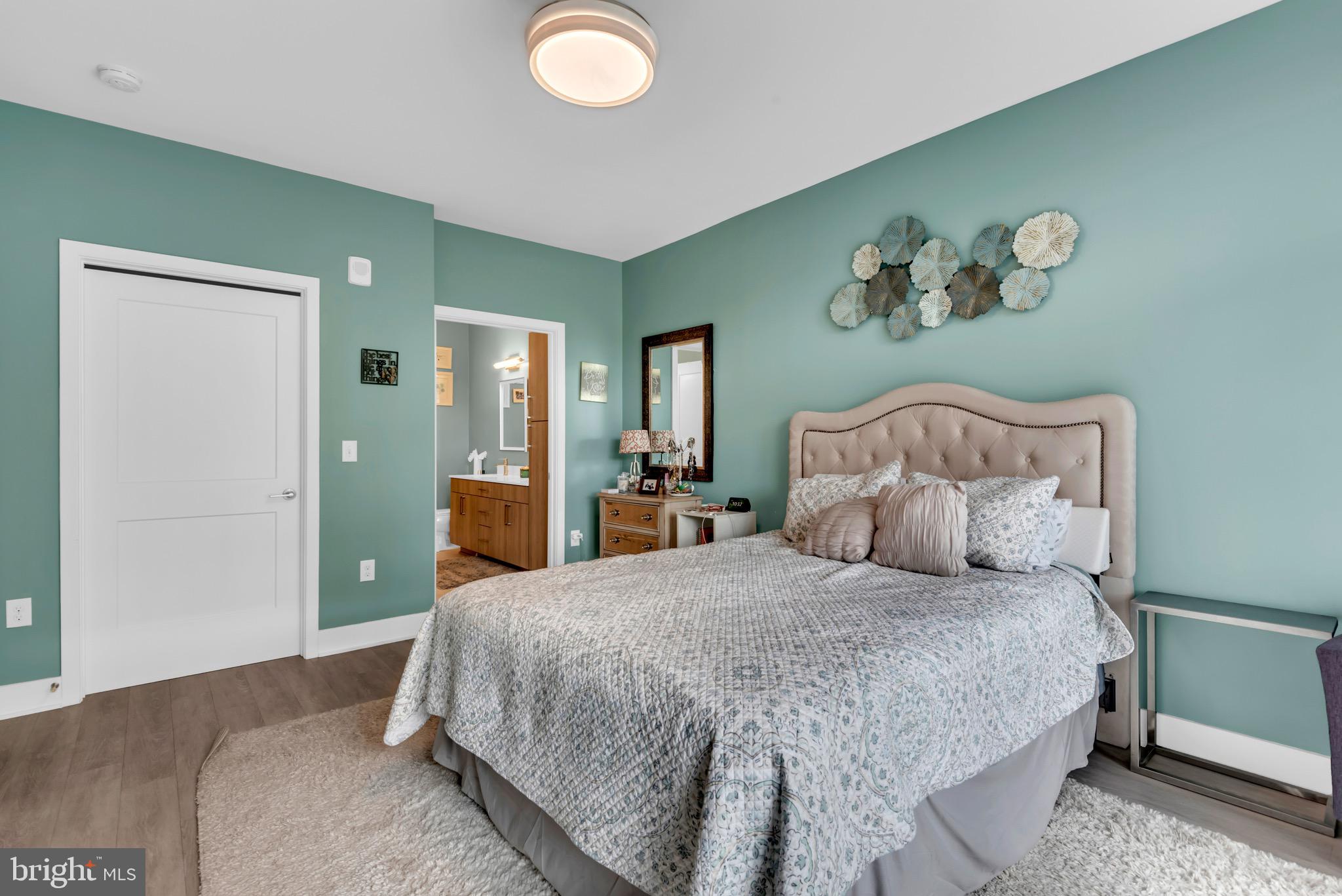 145 RIVERHAVEN DRIVE 313