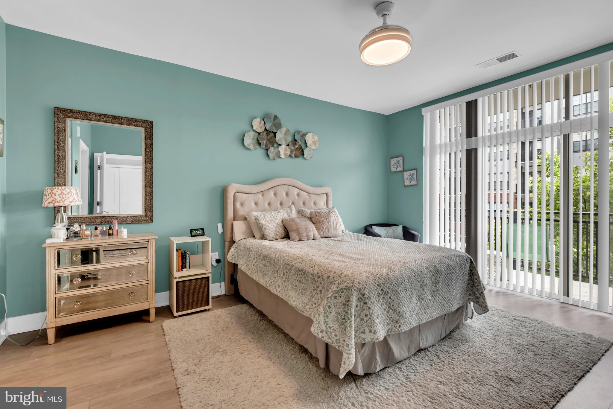 145 RIVERHAVEN DRIVE 313