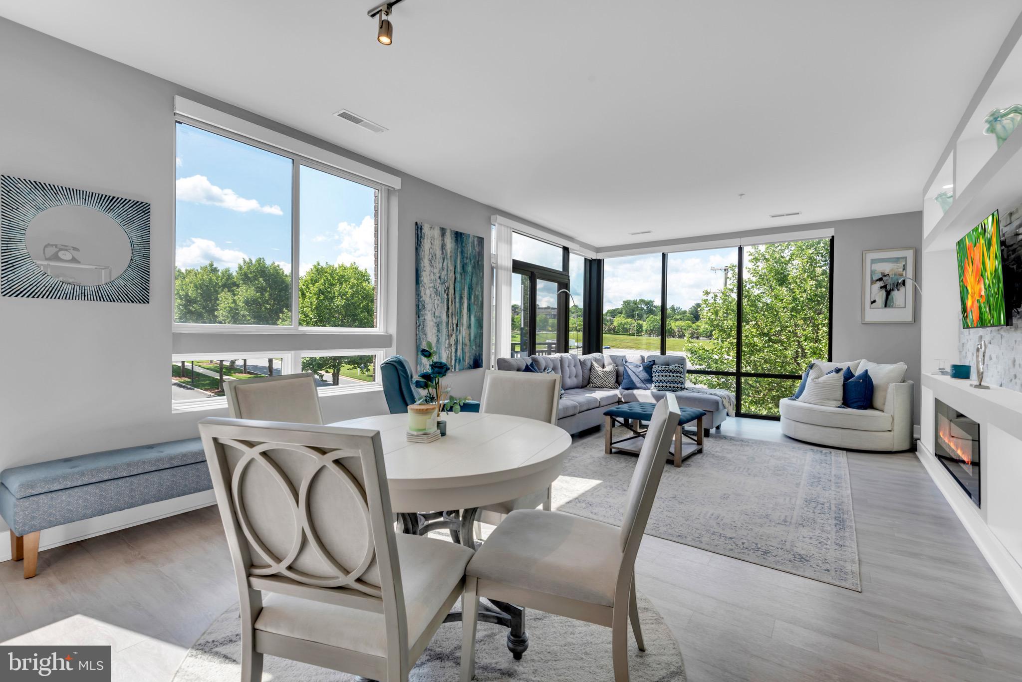 145 RIVERHAVEN DRIVE 313