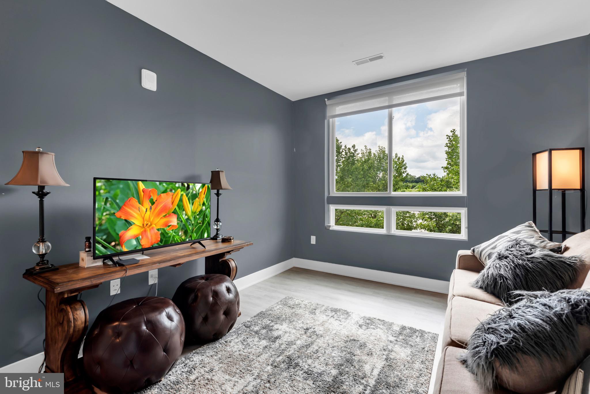 145 RIVERHAVEN DRIVE 313