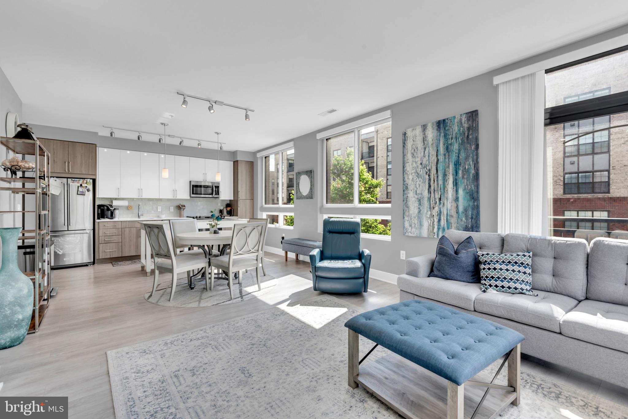 145 RIVERHAVEN DRIVE 313