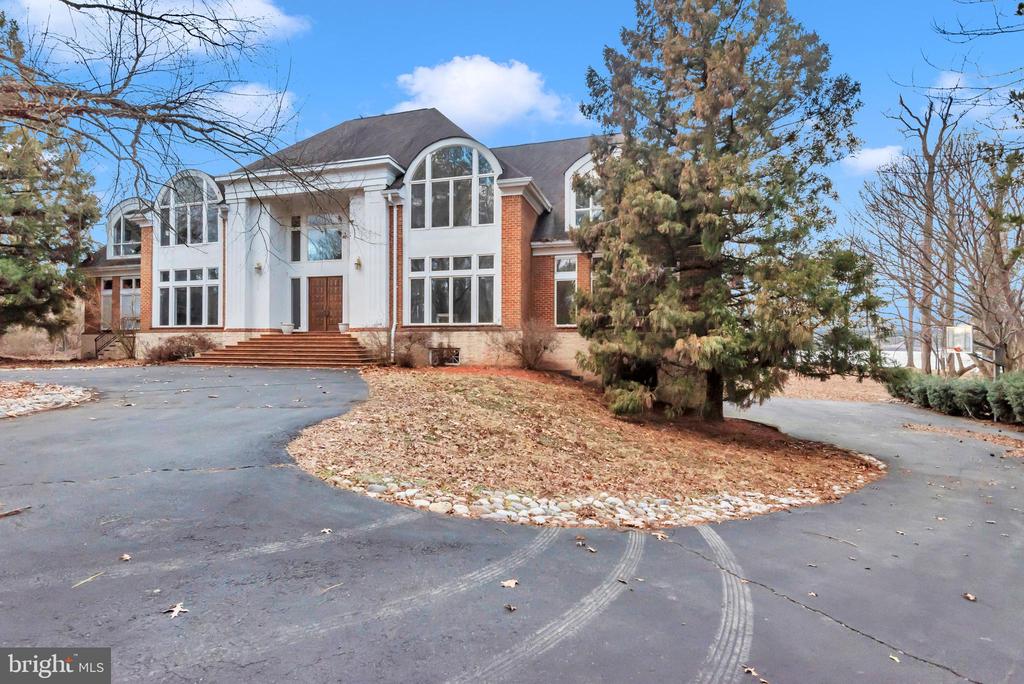 11501 RIVERVIEW ROAD