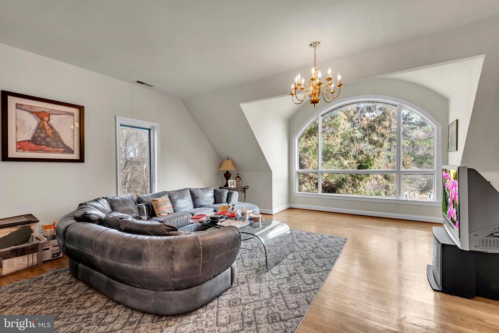 11501 RIVERVIEW ROAD