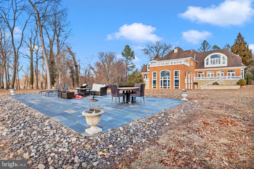 11501 RIVERVIEW ROAD