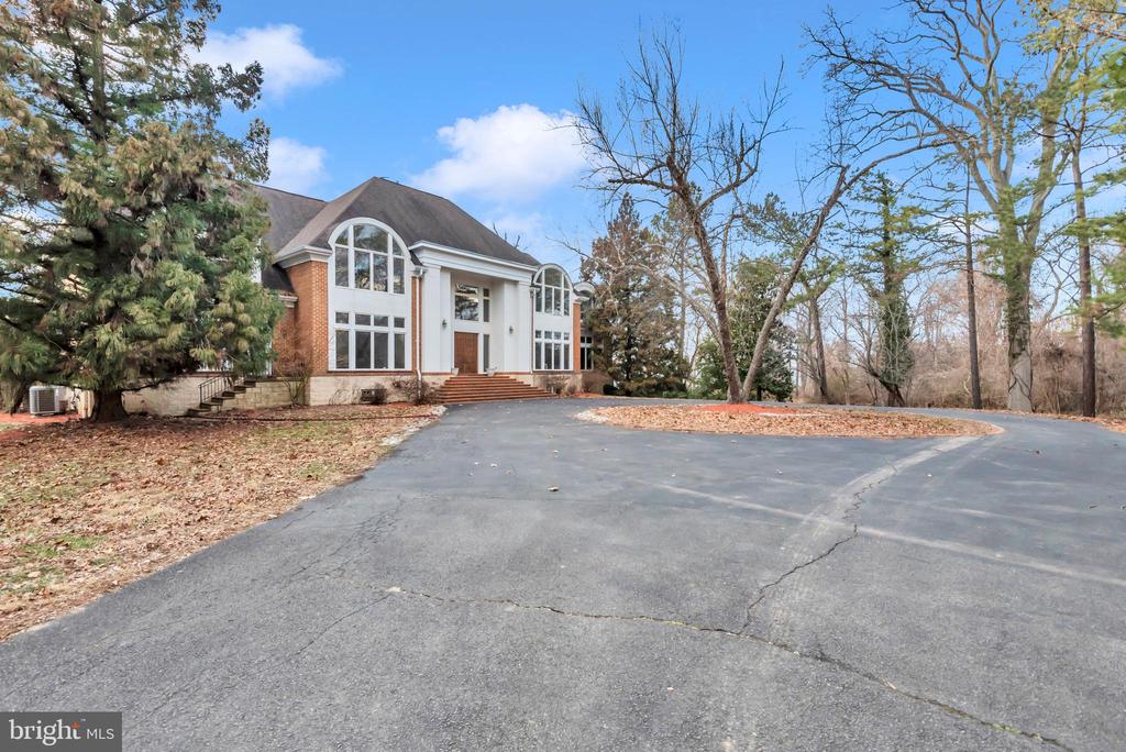 11501 RIVERVIEW ROAD