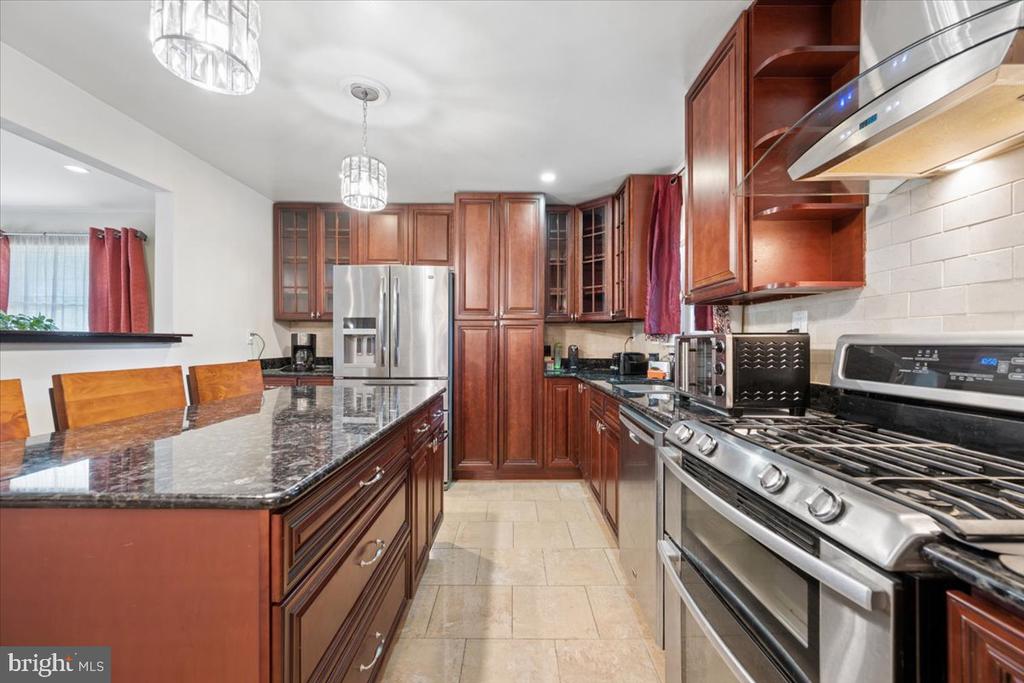15 HERRINGTON DRIVE