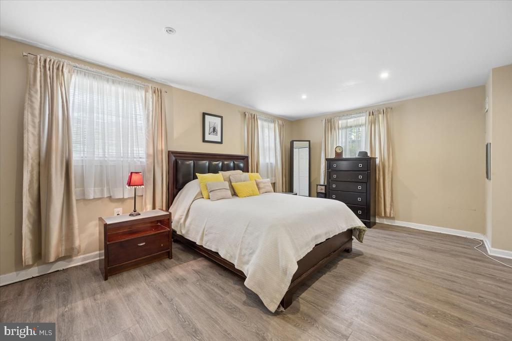 15 HERRINGTON DRIVE
