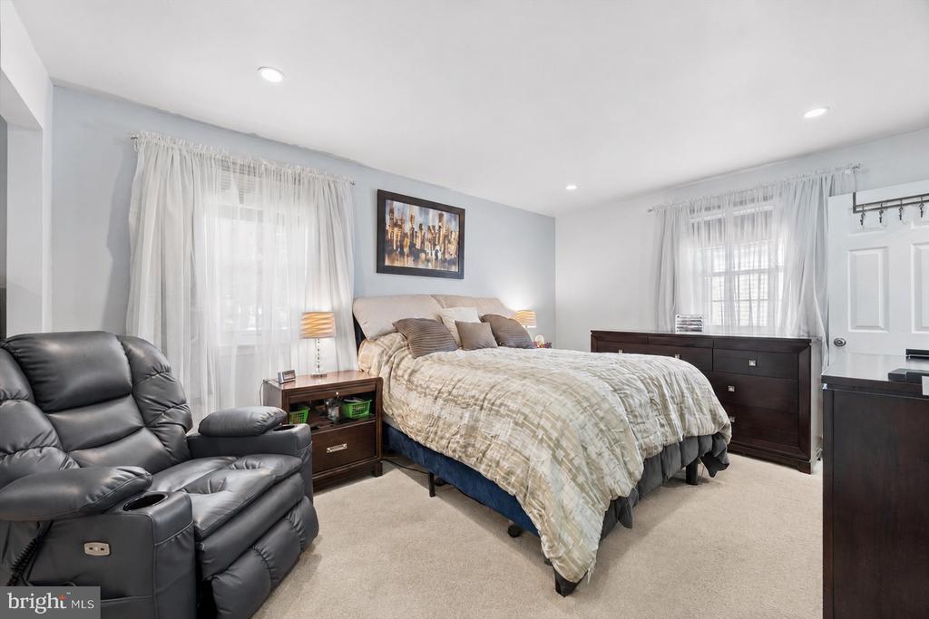 15 HERRINGTON DRIVE