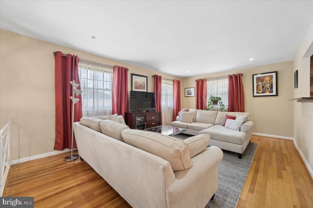 15 HERRINGTON DRIVE