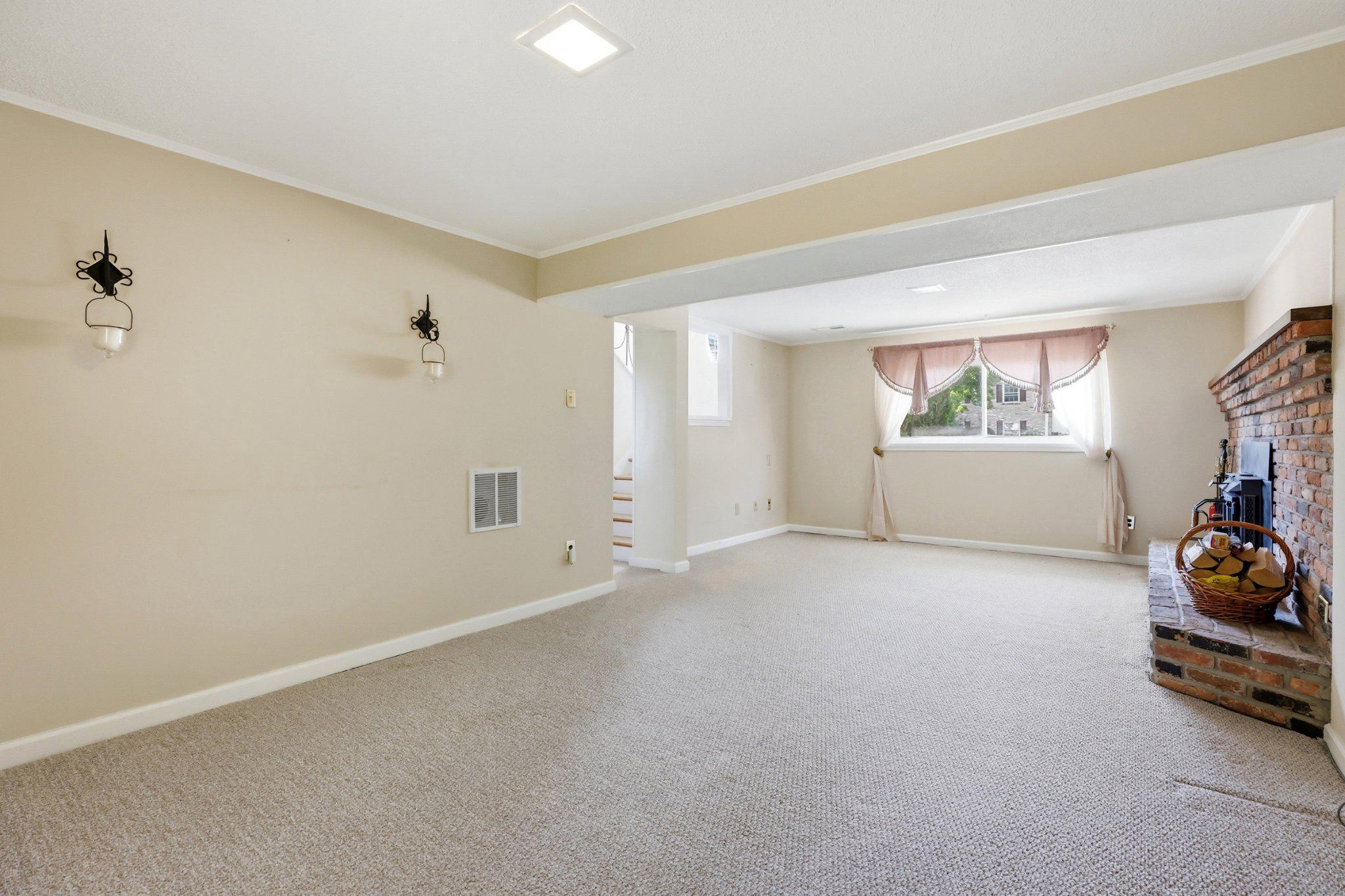 13015 CHALFONT AVENUE