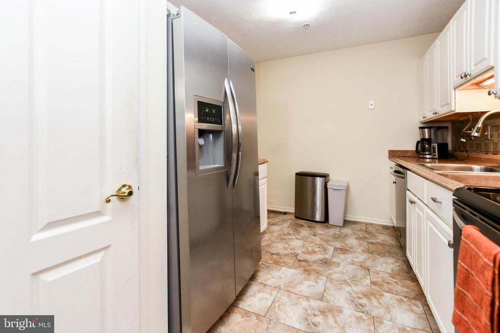 1401 DEEP GORGE COURT
