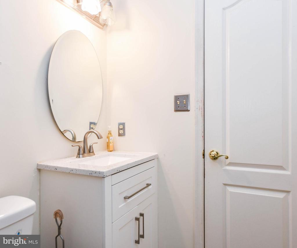 1401 DEEP GORGE COURT