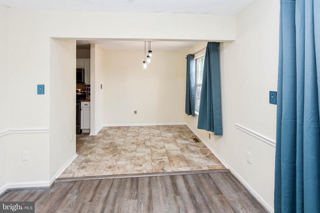 1401 DEEP GORGE COURT